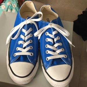 Royal blue converse